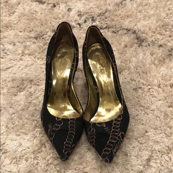 Guess Pumps - Picture 2 of 4